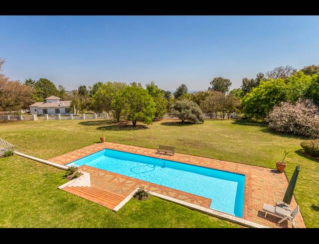 5 BEDROOM FREEHOLD FOR SALE IN CHARTWELL